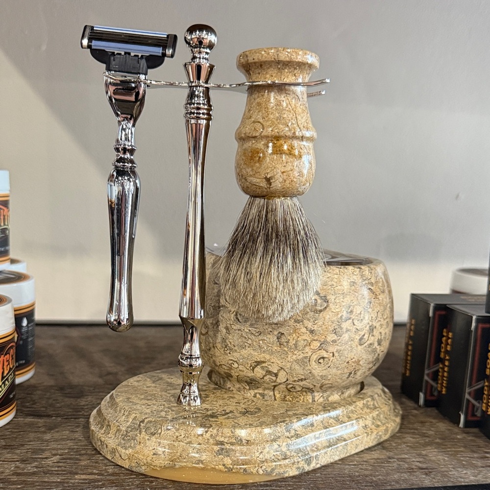 Luxury Shaving Set with Stand - Silver and Tan